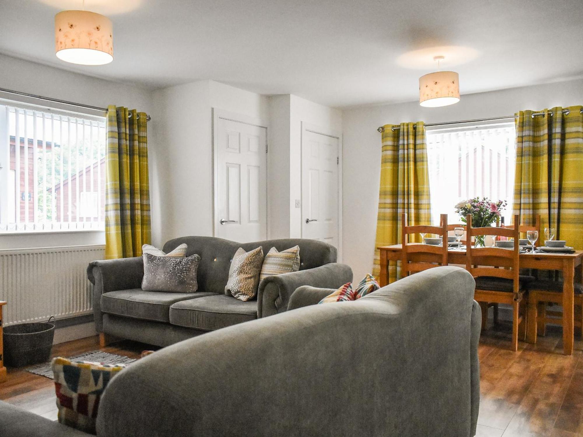 Bumblebee Lodge Стейтес Экстерьер фото