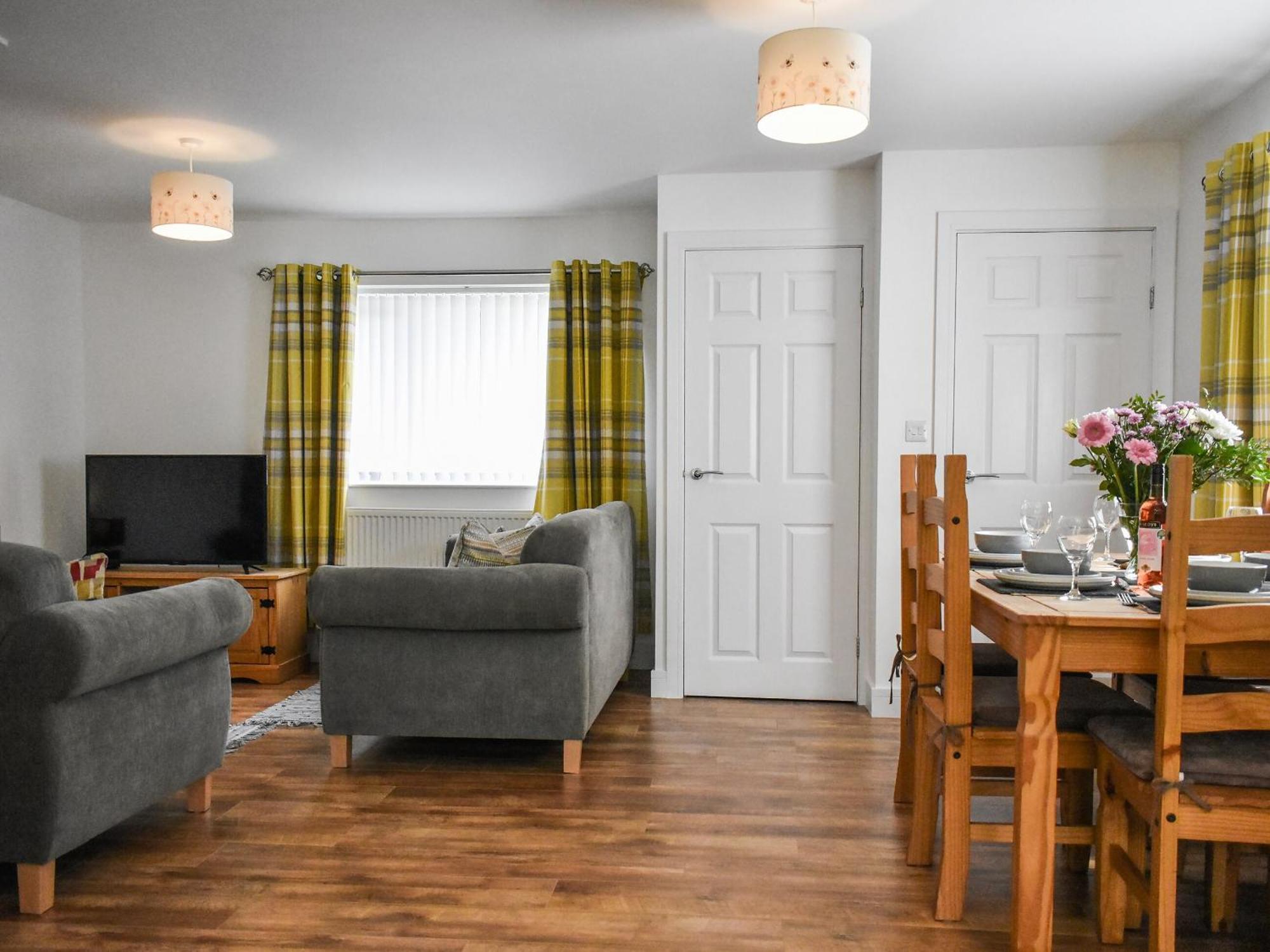 Bumblebee Lodge Стейтес Экстерьер фото